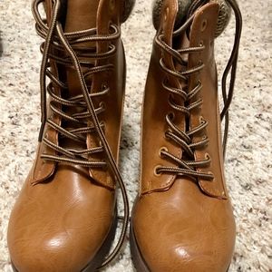 NWOT SHOEDAZZLE BOOTS SIZE 8.5